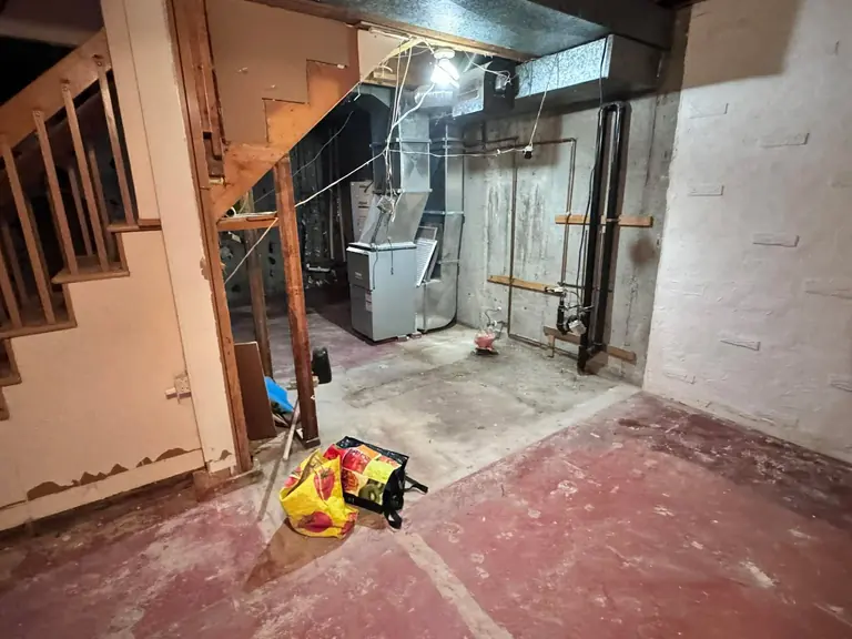 Sous-sol dégagé pendant les travaux de démolition